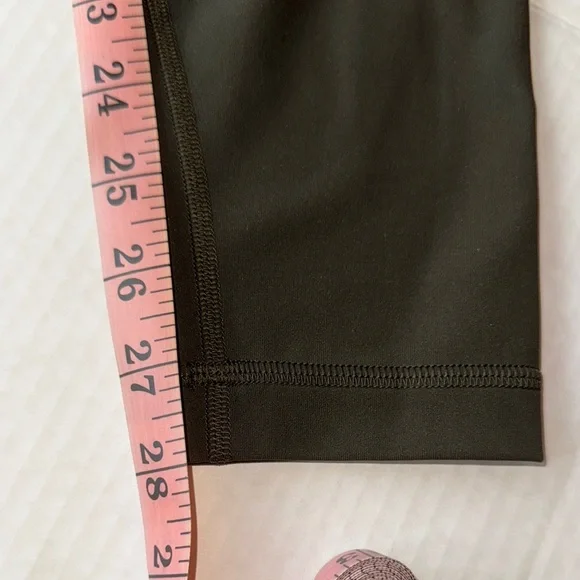 *LIKE NEW* Lululemon 28” Dark Olive Size 8 High-Rise Leggings - Picture 5 of 12